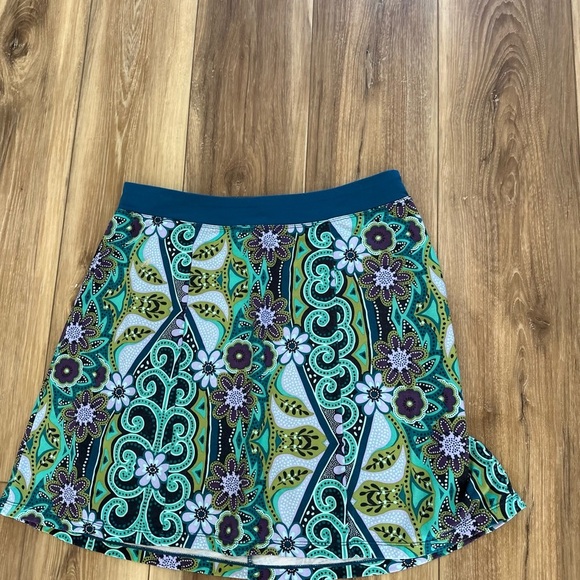 Prana women’s Floral Patterned Skirt size medium - Picture 2 of 4